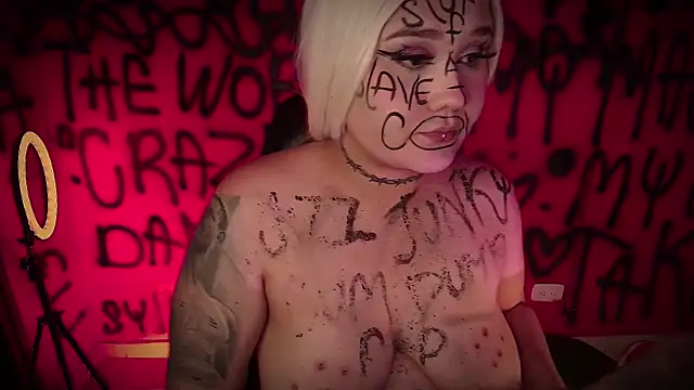 Snapshot of Laura_takint chatting on 02.12.25 Laura takint online show from 02.12.25