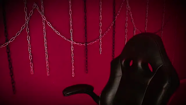 Snapshot of Laura_takint chatting on 03.04.25 Laura takint online show from 03.04.25