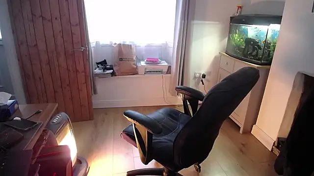 Snapshot of rob2810 chatting on 10.16.25 rob2810 online show from 10.16.25