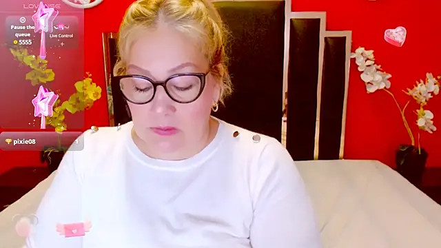 Nayla Garner online show from 02.16.25