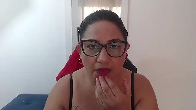Snapshot of Katha_Marck chatting on 04.18.26 Katha Marck online show from 04.18.26