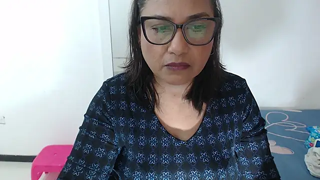 Snapshot of Katha_Marck chatting on 04.29.26 Katha Marck online show from 04.29.26