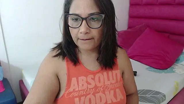 Snapshot of Katha_Marck chatting on 05.18.26 Katha Marck online show from 05.18.26