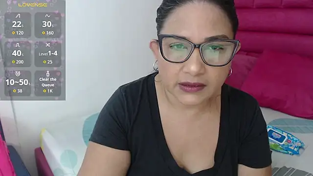 Snapshot of Katha_Marck chatting on 05.20.26 Katha Marck online show from 05.20.26