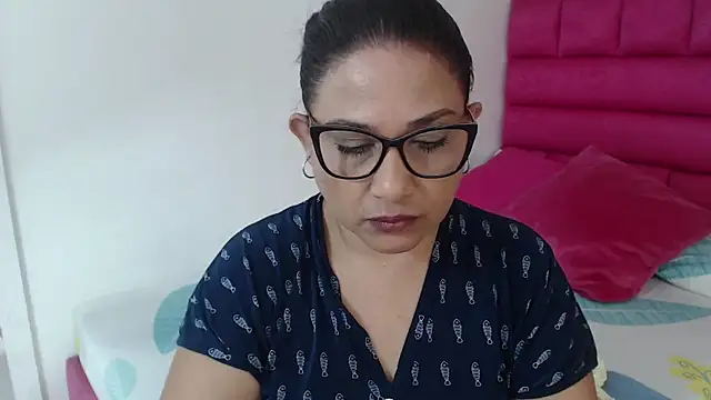 Snapshot of Katha_Marck chatting on 05.25.26 Katha Marck online show from 05.25.26