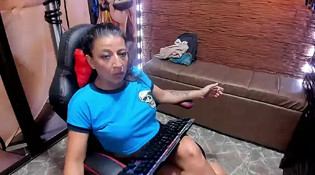 Snapshot of mature_sexi40 chatting on 01.18.25 mature sexi40 online show from 01.18.25