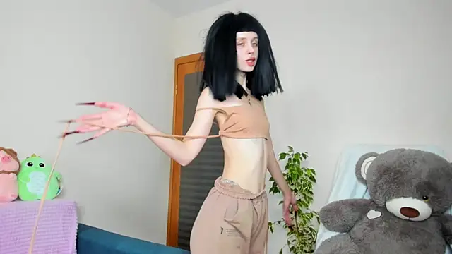 Snapshot of FlowerOfSin2001 chatting on 09.15.25 FlowerOfSin2001 online show from 09.15.25