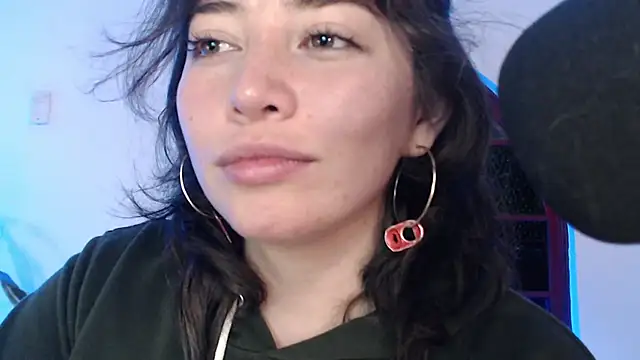 Snapshot of Hannah-Valhalla chatting on 12.02.24 Hannah-Valhalla online show from 12.02.24