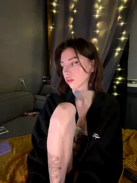 Snapshot of Bastet chatting on 12.05.25 Bastet online show from 12.05.25