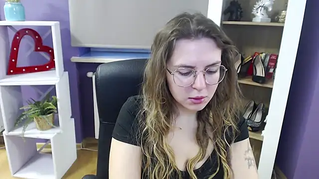 Zoey Erotic online show from 03.05.25