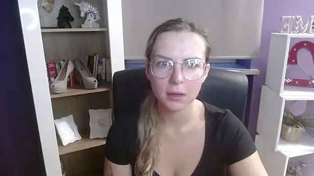 Zoey Erotic online show from 09.15.25