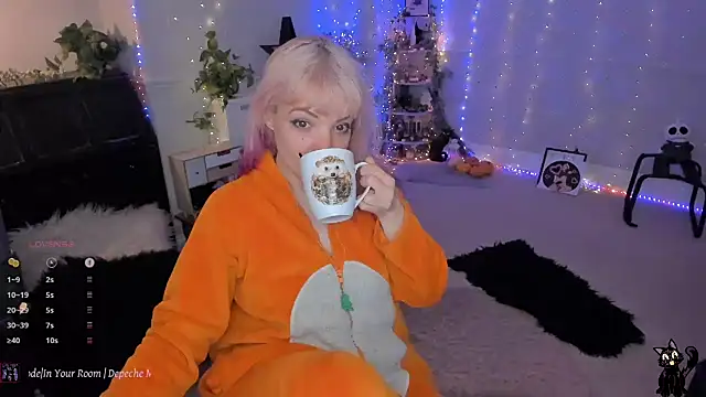 Snapshot of AliceW0lf chatting on 01.09.25 AliceW0lf online show from 01.09.25