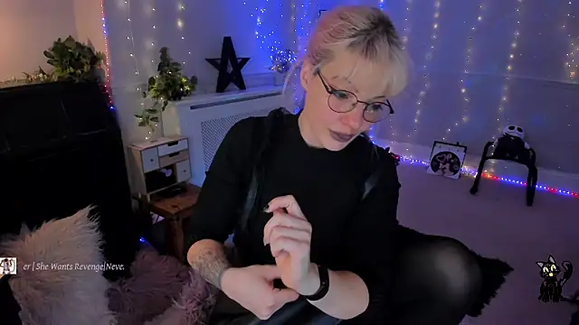 Snapshot of AliceW0lf chatting on 03.03.25 AliceW0lf online show from 03.03.25