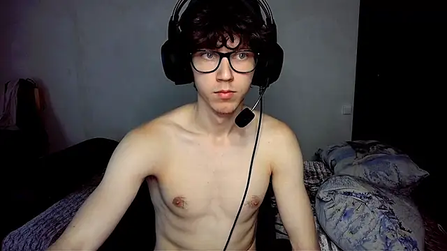 Snapshot of jamismu chatting on 03.15.25 jamismu online show from 03.15.25