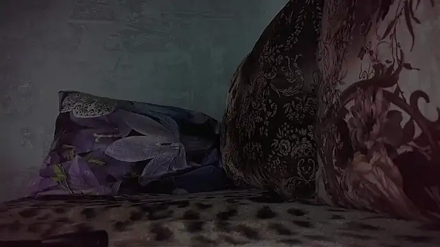 Snapshot of jamismu chatting on 03.24.26 jamismu online show from 03.24.26