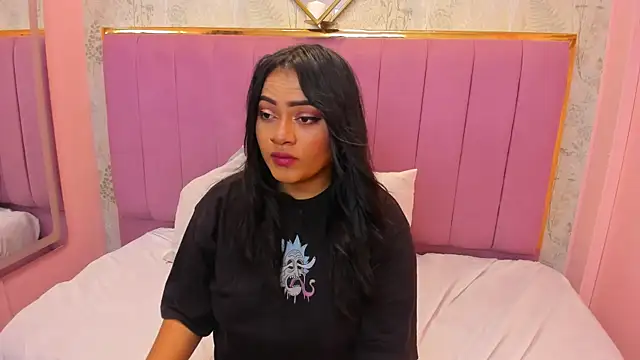 Snapshot of Sariitaa_ chatting on 02.13.25 Sariitaa online show from 02.13.25