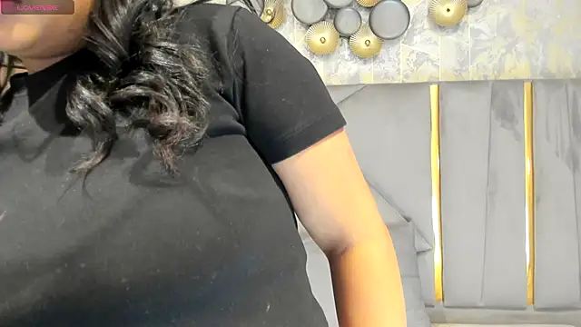 Snapshot of Sariitaa_ chatting on 10.10.25 Sariitaa online show from 10.10.25