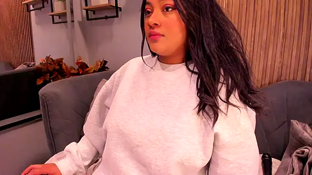 Snapshot of Sariitaa_ chatting on 10.16.25 Sariitaa online show from 10.16.25