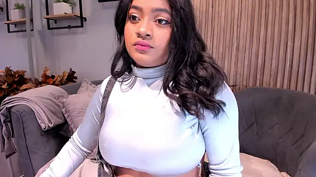 Snapshot of Sariitaa_ chatting on 10.29.25 Sariitaa online show from 10.29.25