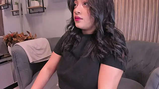 Snapshot of Sariitaa_ chatting on 11.21.25 Sariitaa online show from 11.21.25