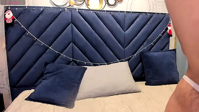 Snapshot of Sariitaa_ chatting on 12.17.25 Sariitaa online show from 12.17.25