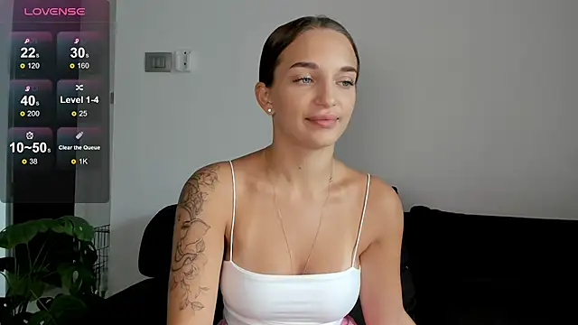 Snapshot of minimaya chatting on 12.14.24 minimaya online show from 12.14.24