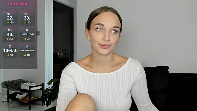 Snapshot of minimaya chatting on 01.25.25 minimaya online show from 01.25.25