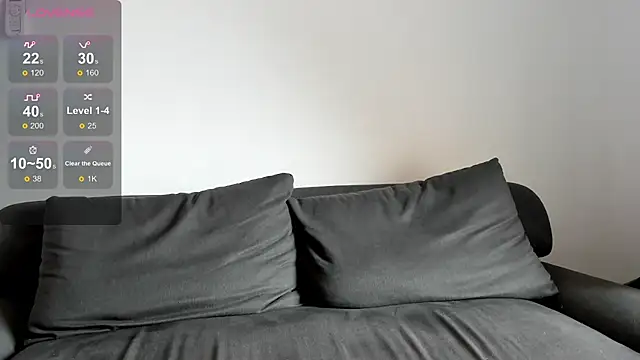 Snapshot of minimaya chatting on 03.18.25 minimaya online show from 03.18.25