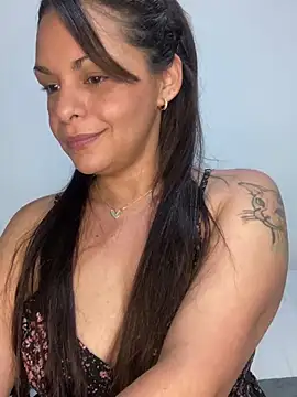 Snapshot of Kataliina chatting on 02.24.25 Kataliina online show from 02.24.25