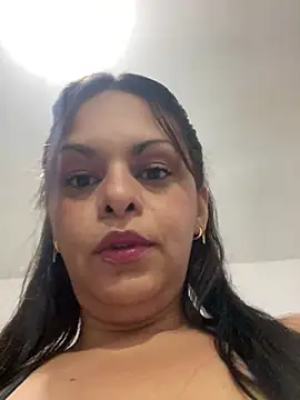 Snapshot of Kataliina chatting on 03.11.25 Kataliina online show from 03.11.25