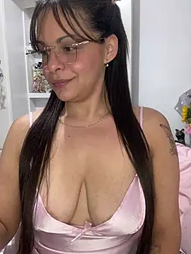 Snapshot of Kataliina chatting on 03.21.25 Kataliina online show from 03.21.25