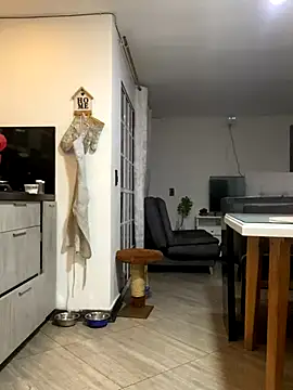 Snapshot of Kataliina chatting on 09.16.25 Kataliina online show from 09.16.25