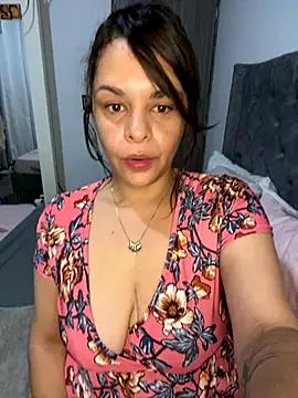 Snapshot of Kataliina chatting on 09.18.25 Kataliina online show from 09.18.25