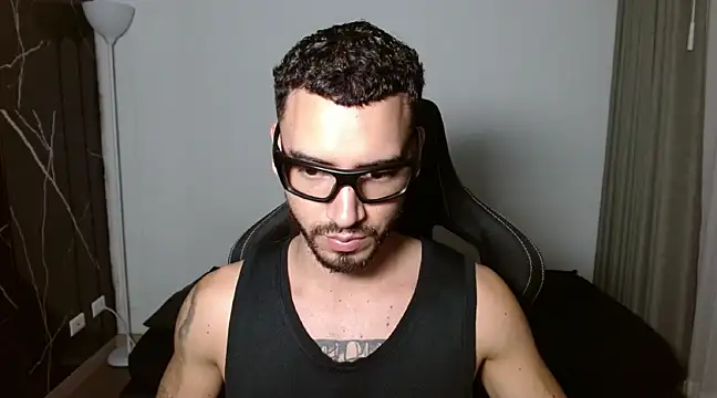 Snapshot of Dangerous-Men chatting on 02.12.25 Dangerous-Men online show from 02.12.25