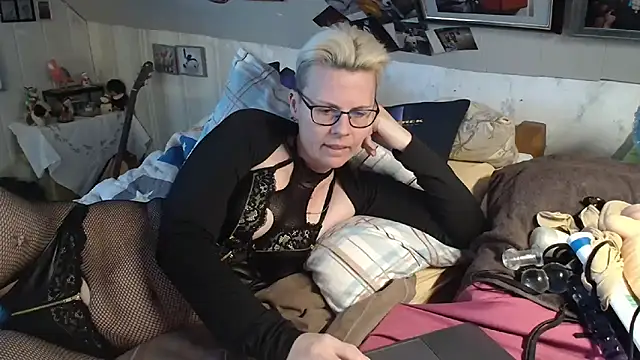 MaryG online show from 02.28.25