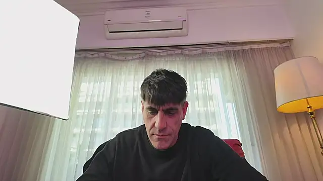 Snapshot of Elnonoykeila77 chatting on 05.18.26 Elnonoykeila77 online show from 05.18.26