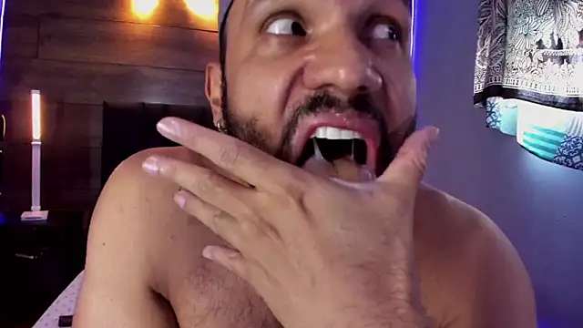 Snapshot of anthonylatynxd chatting on 02.09.25 anthonylatynxd online show from 02.09.25