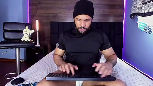 Snapshot of anthonylatynxd chatting on 02.10.25 anthonylatynxd online show from 02.10.25