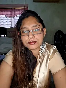 Snapshot of Sivanija_21 chatting on 02.25.25 Sivanija 21 online show from 02.25.25