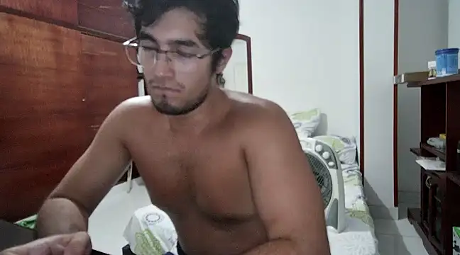 Snapshot of lechero226 chatting on 03.21.25 lechero226 online show from 03.21.25