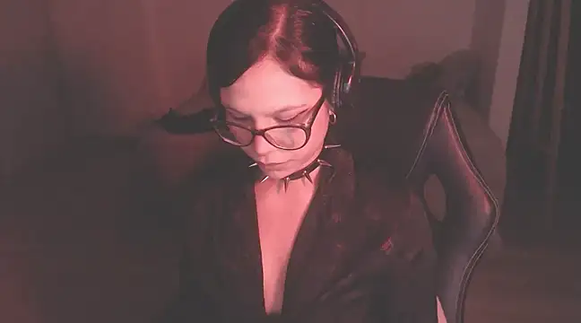 Snapshot of modjo_ chatting on 12.15.24 modjo  online show from 12.15.24