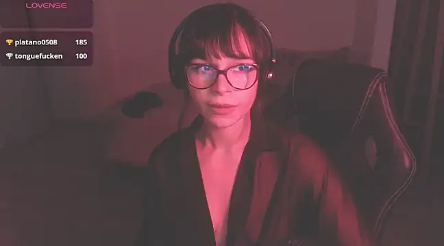 Snapshot of modjo_ chatting on 12.24.24 modjo  online show from 12.24.24