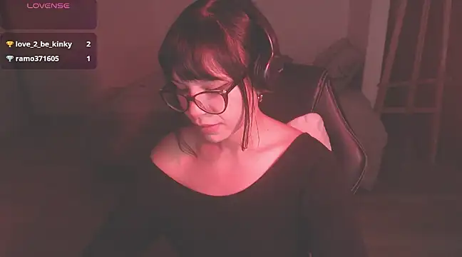 Snapshot of modjo_ chatting on 01.25.25 modjo  online show from 01.25.25