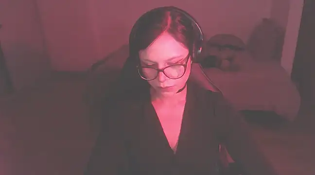 Snapshot of modjo_ chatting on 02.24.25 modjo  online show from 02.24.25