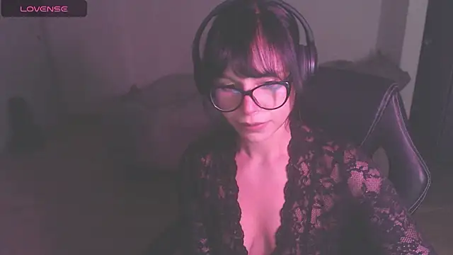 Snapshot of modjo_ chatting on 10.10.25 modjo  online show from 10.10.25