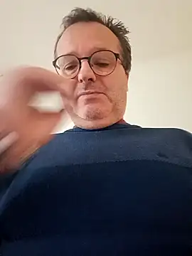 Snapshot of mike9473 chatting on 09.26.25 mike9473 online show from 09.26.25