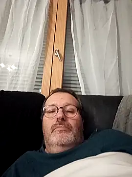 Snapshot of mike9473 chatting on 10.11.25 mike9473 online show from 10.11.25