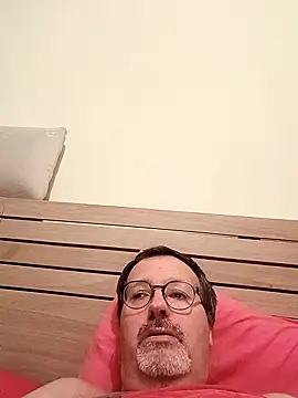 Snapshot of mike9473 chatting on 10.12.25 mike9473 online show from 10.12.25