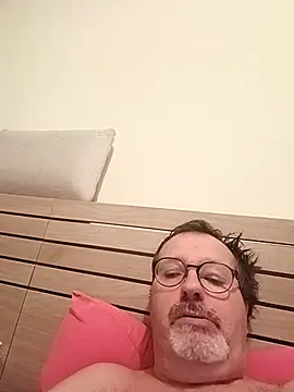 Snapshot of mike9473 chatting on 10.13.25 mike9473 online show from 10.13.25