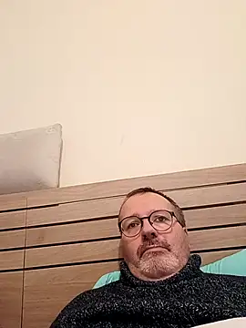 Snapshot of mike9473 chatting on 11.02.25 mike9473 online show from 11.02.25